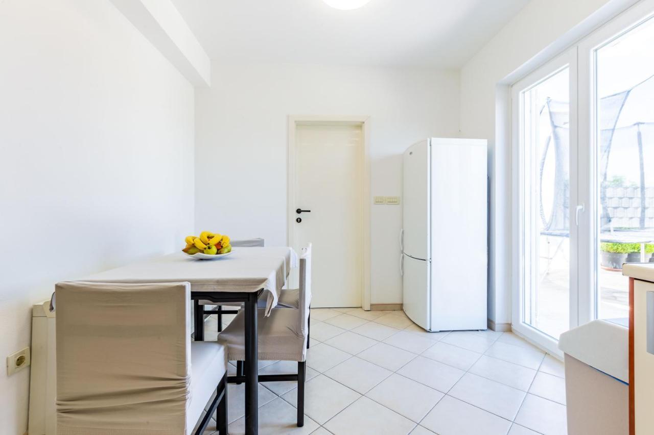 Kristina Holiday Home With Private Swimmingpool Visocane エクステリア 写真